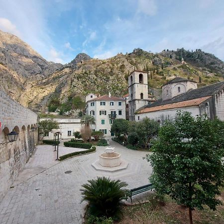 Old Town Kotor Square Apartment Bagian luar foto