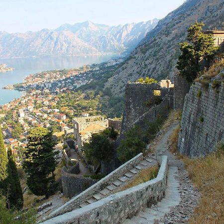 Old Town Kotor Square Apartment Bagian luar foto