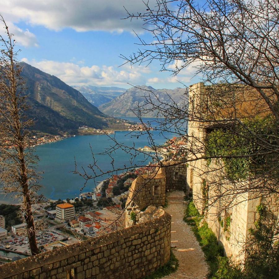 Old Town Kotor Square Apartment Bagian luar foto