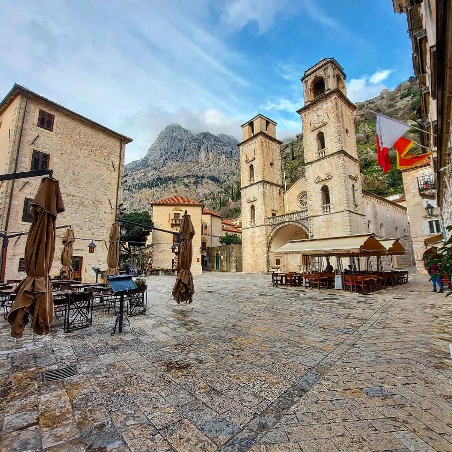 Old Town Kotor Square Apartment Bagian luar foto