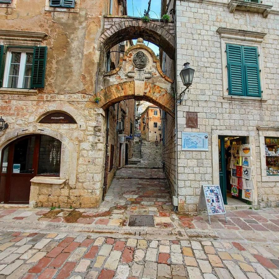 Old Town Kotor Square Apartment Bagian luar foto