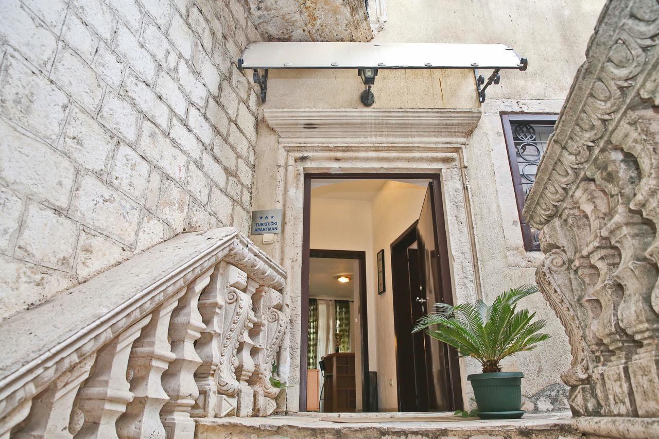 Old Town Kotor Square Apartment Bagian luar foto